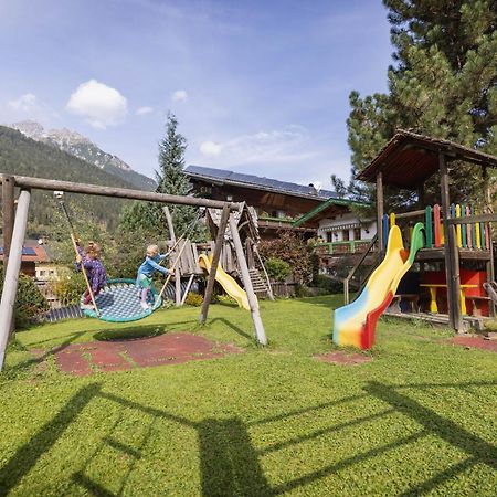 Familien- & Vitalhotel Auenhof フルプメス エクステリア 写真