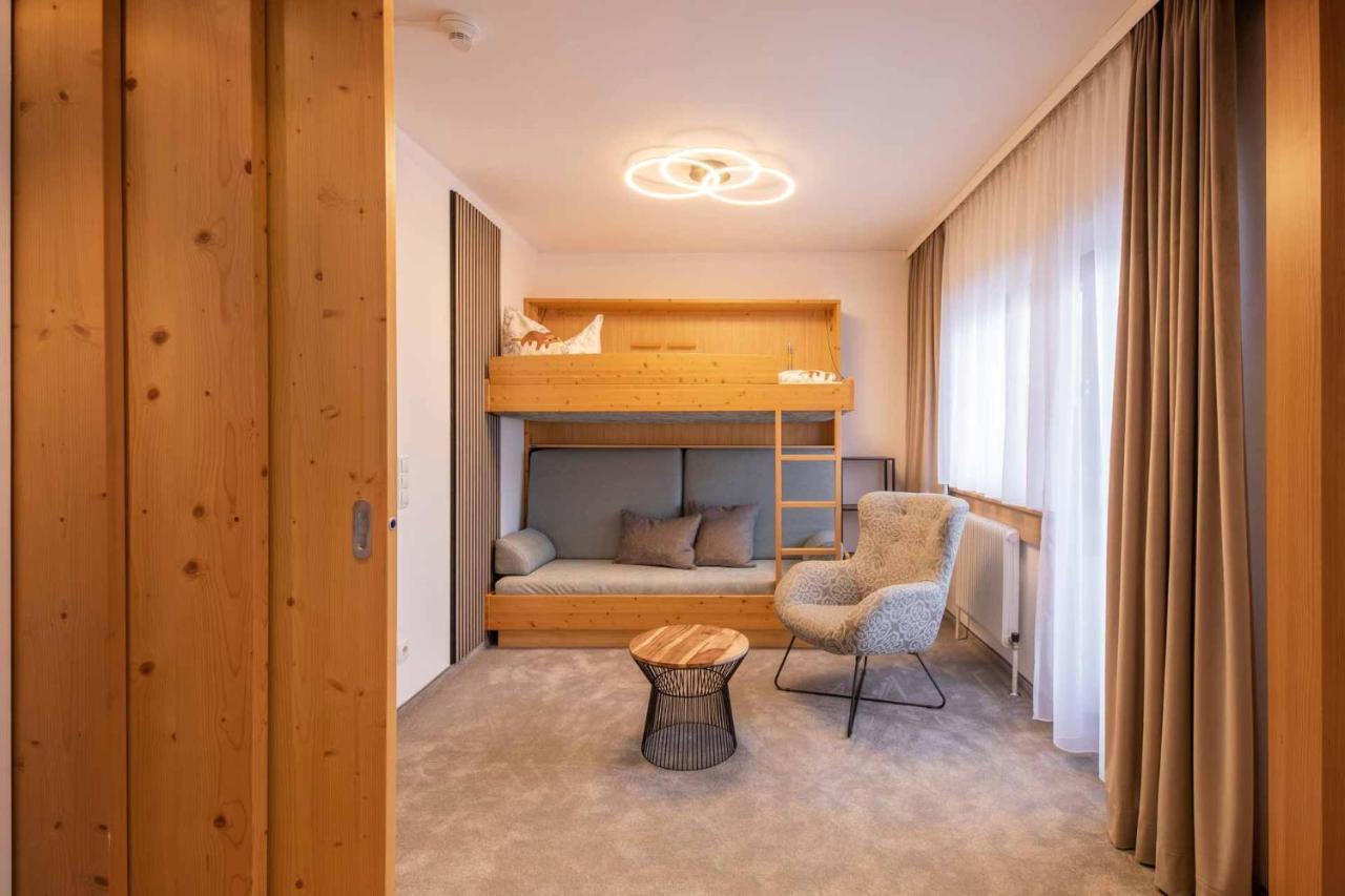 Familien- & Vitalhotel Auenhof フルプメス エクステリア 写真