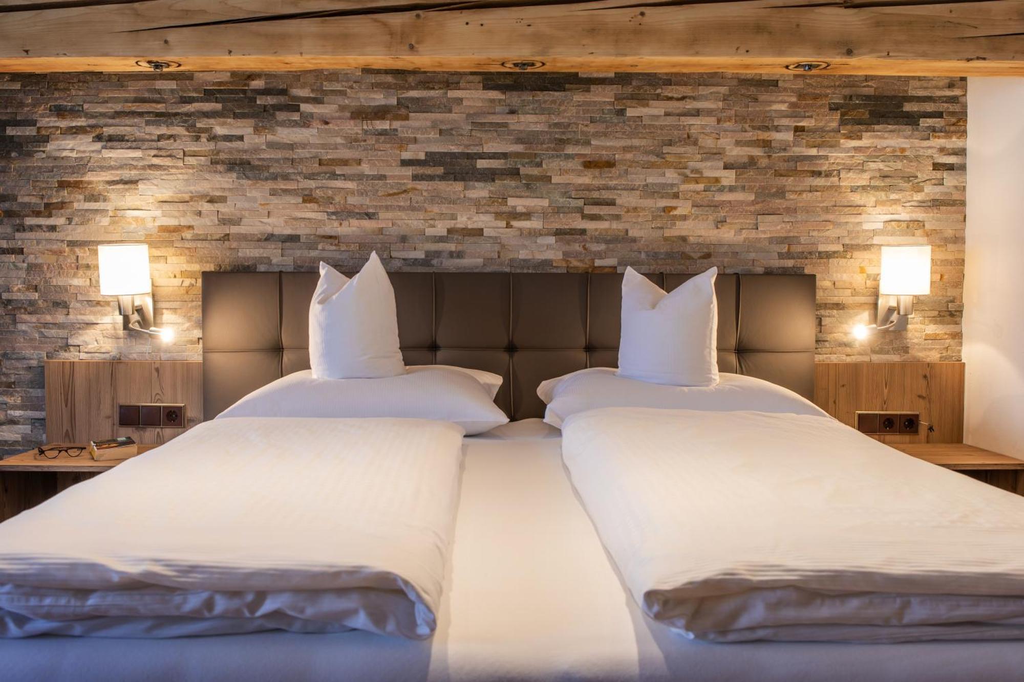 Familien- & Vitalhotel Auenhof フルプメス エクステリア 写真