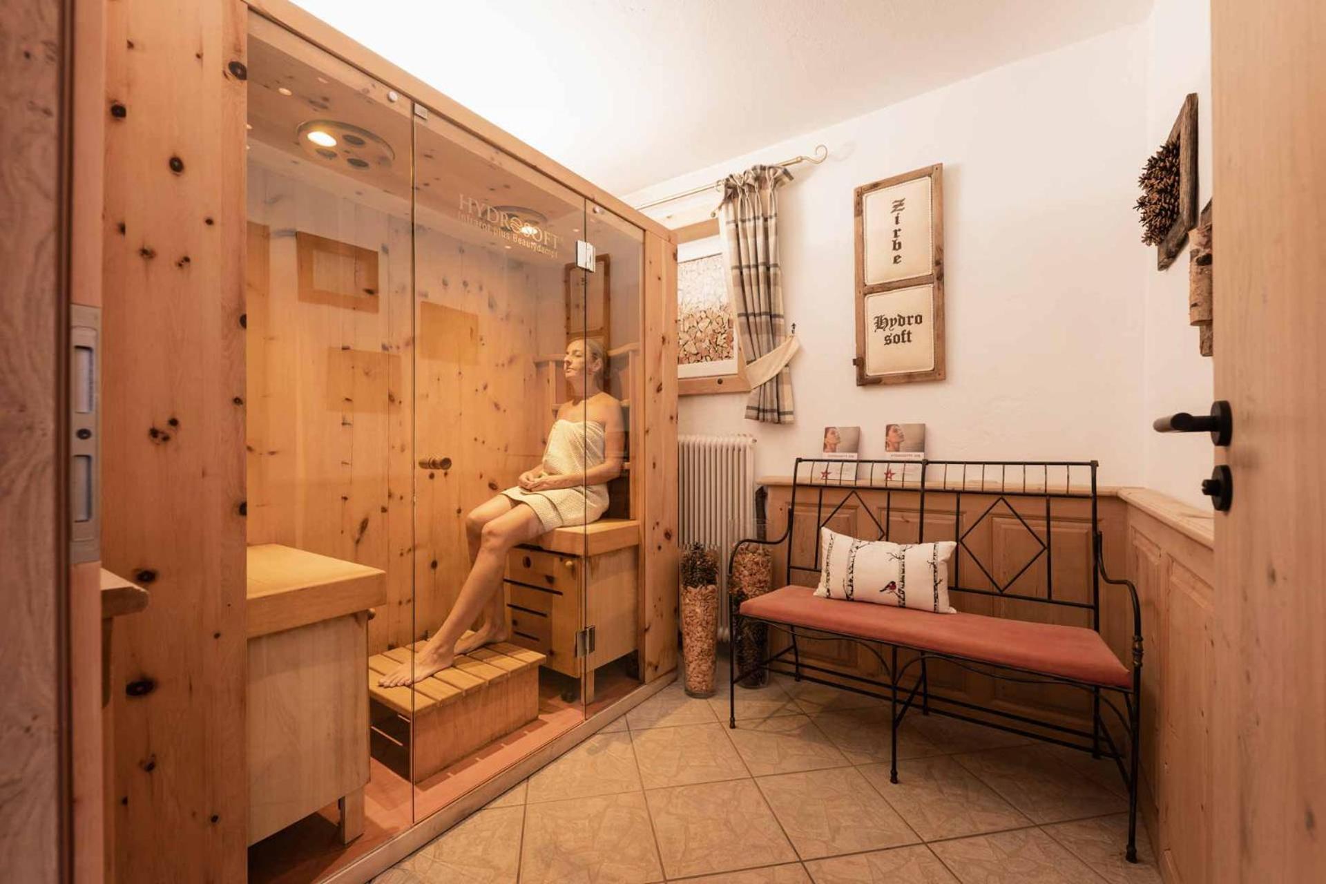 Familien- & Vitalhotel Auenhof フルプメス エクステリア 写真