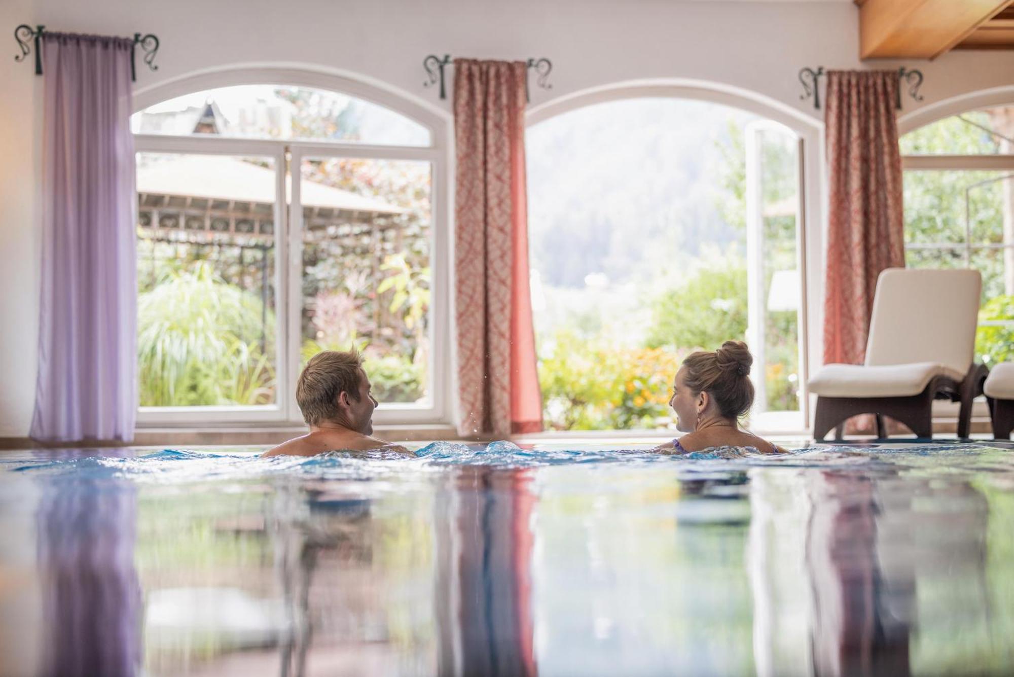 Familien- & Vitalhotel Auenhof フルプメス エクステリア 写真